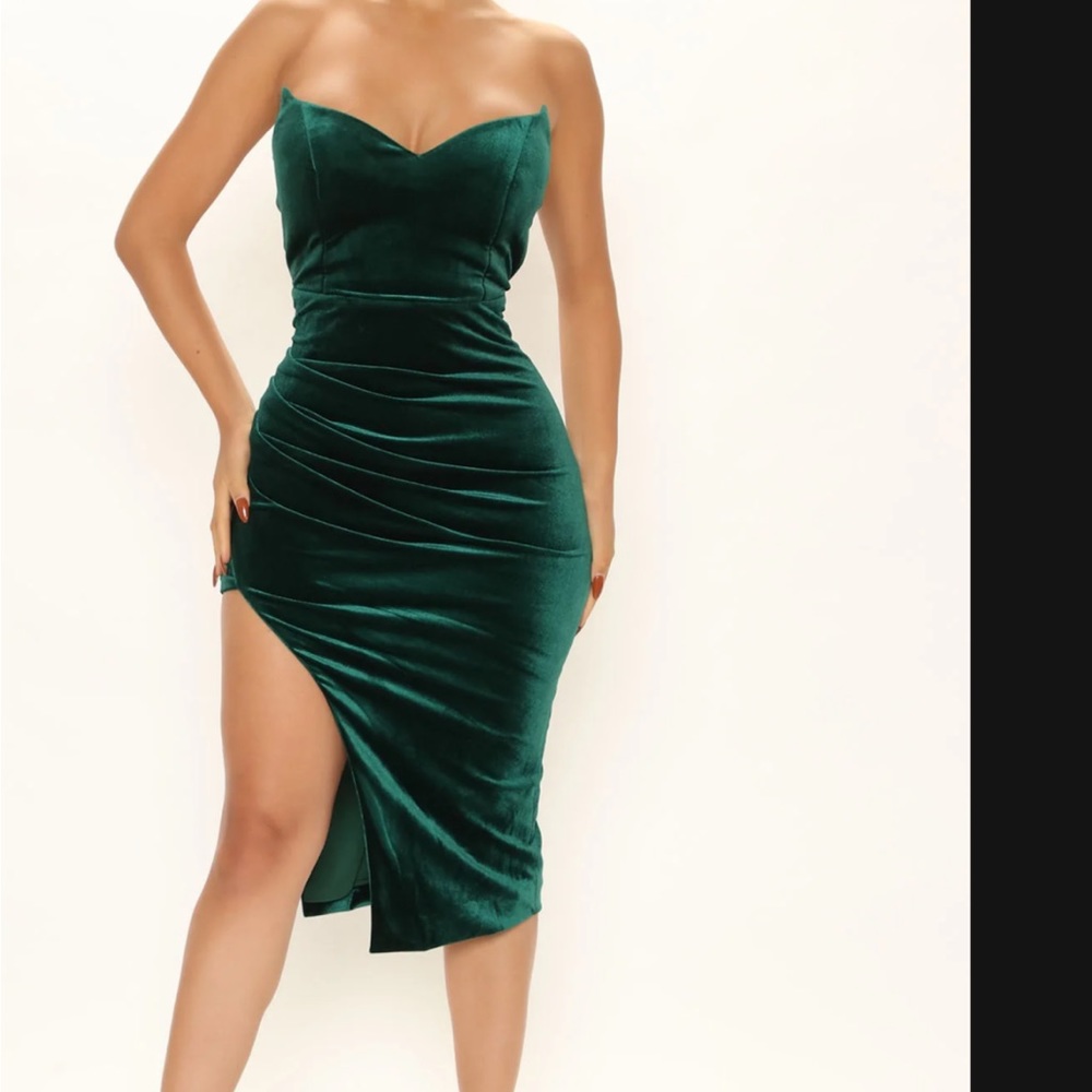 Fashion Nova high slit strapless velvet midi dress in hunter green - size medium